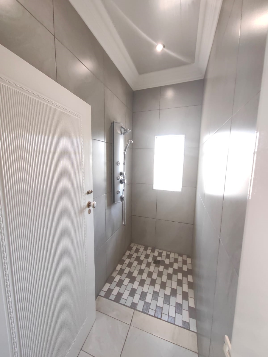 4 Bedroom Property for Sale in Mohadin North West